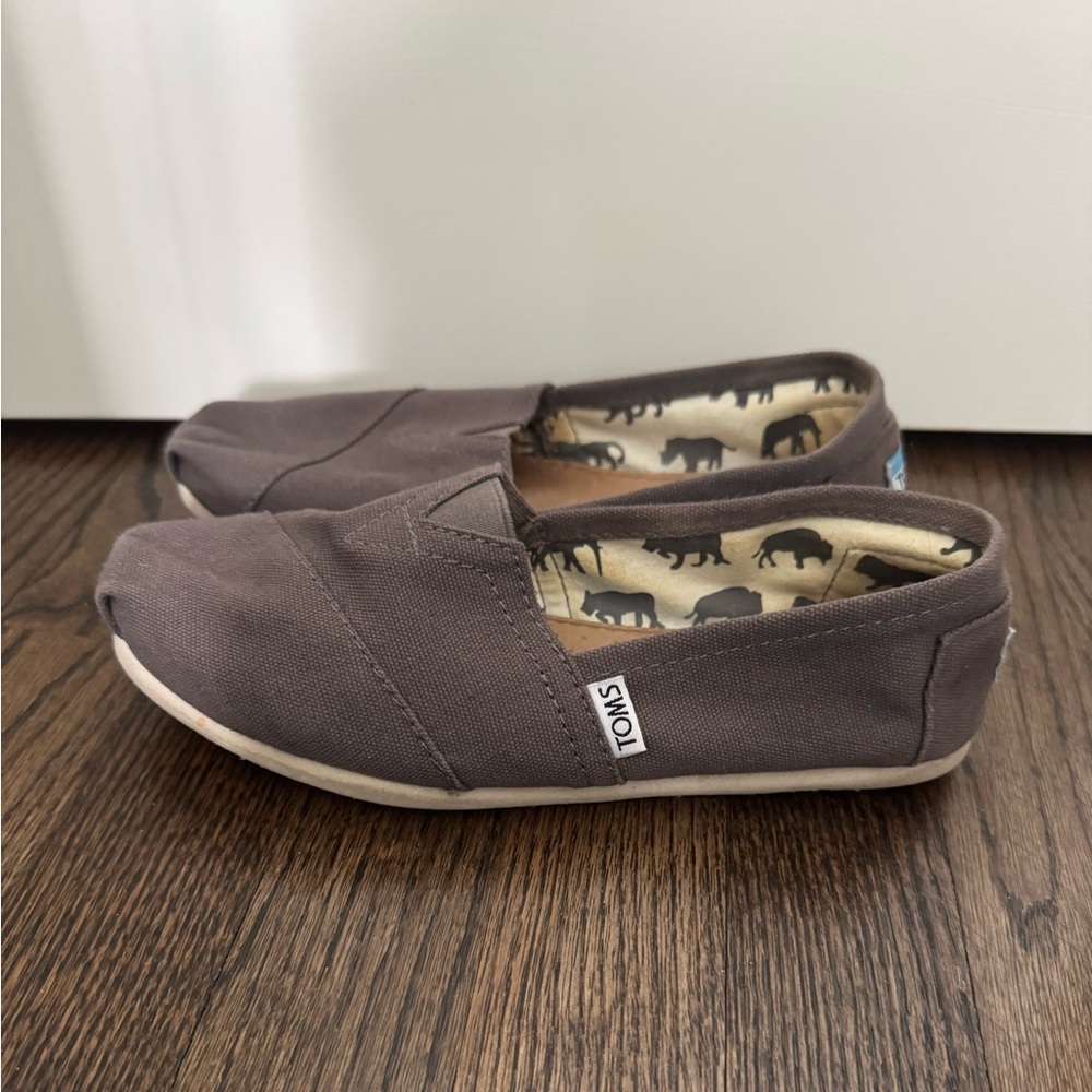 TOMS Grey Slip-On Shoes. Size 6.5.
